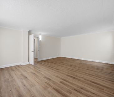 For Lease - 1958A Eglinton Avenue, Toronto, Ontario - Photo 4