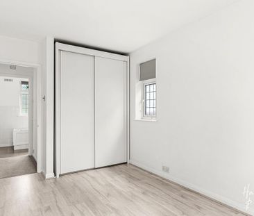 4 bedroom semi-detached house to rent - Photo 3