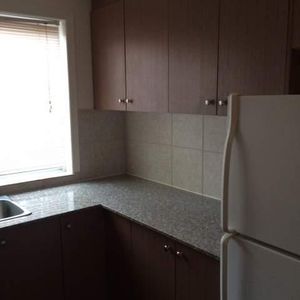 1 CH - 1 SDB - Côte Saint-Luc - $1,125 /mo - Photo 2