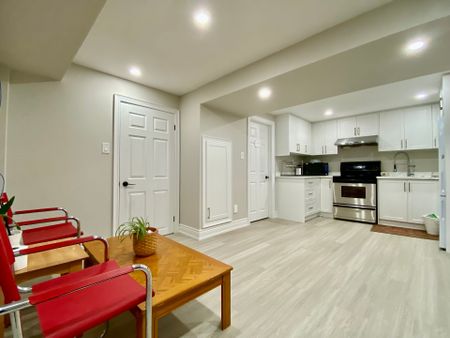For Lease - 3377 Cider Mill Place Unit# Room 1 Basement, Mississauga, Ontario - Photo 2