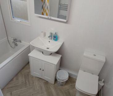 Room in a Shared House, Tremona Road, SO16 - Photo 6