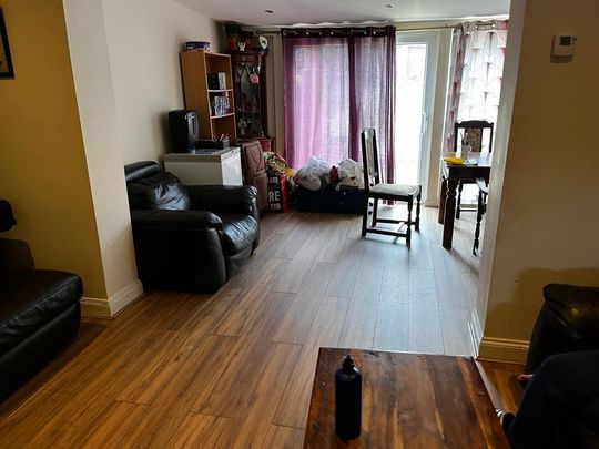 3 bedroom bungalow to rent - Photo 1