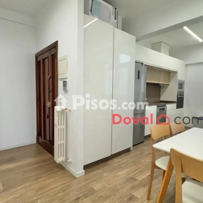 Piso en alquiler en Calle de Salamanca - Photo 1