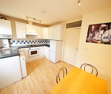 10 Carlton Close - Photo 5