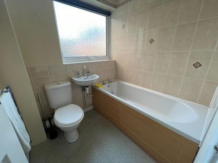 2 bedroom maisonette to rent - Photo 3