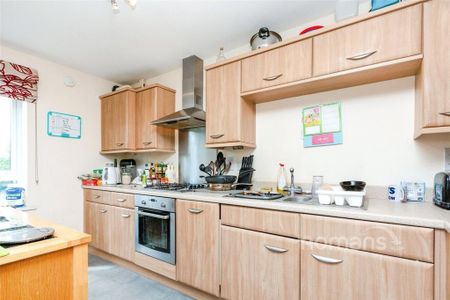 2 bedroom flat to rent - Photo 4