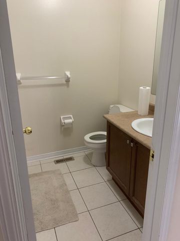 For Lease - 46 Laramie Crescent, Vaughan, Ontario - Photo 4