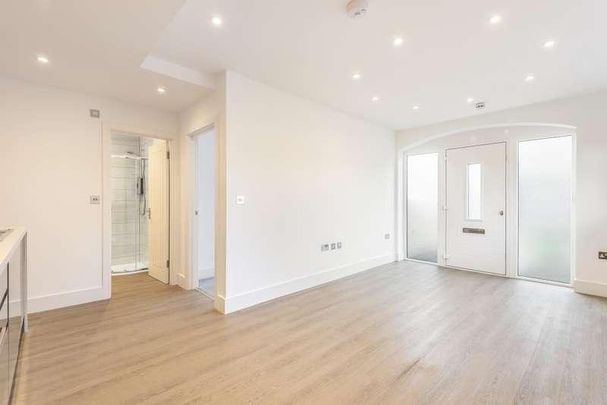 Elgiva Lane, Buckinghamshire, HP5 - Photo 1