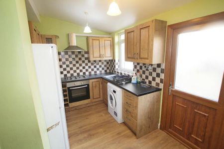 4 bedroom terraced house to rent - Photo 5