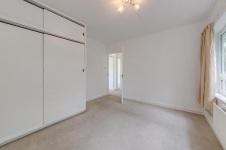 2 bedroom flat in Kings Road - Photo 4