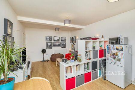 1 bedroom flat to rent - Photo 3