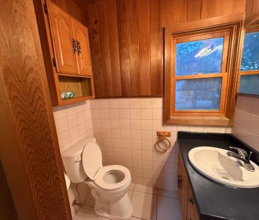 For Lease - 1571 19TH Avenue, Richmond Hill, Ontario - Photo 3