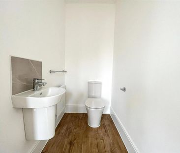 3 bedroom detached house to rent - Photo 2