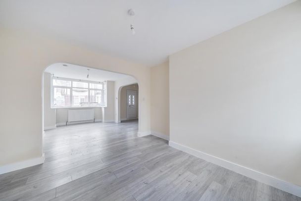 3 bedroom terraced house to rent - Photo 1