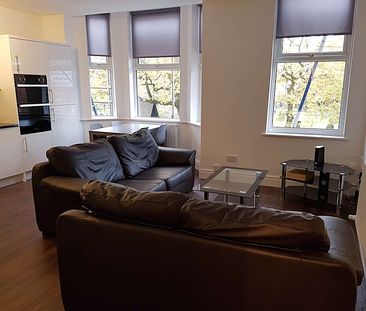 All En-suite rooms in modern Didsbury apartment - Photo 4