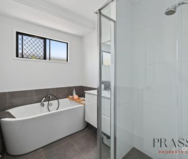 Modern Family Home in Mount Low! - Photo 6