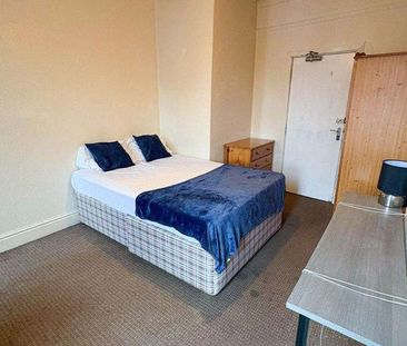 Bright Rooms Available – West Didsbury Room 3 - Photo 4