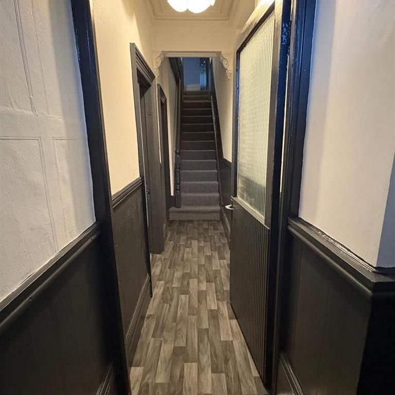 4 bedroom private hall to rent - Photo 1