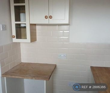2 bedroom maisonette to rent - Photo 5