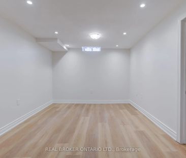 75 Hummingbird Street W #LOWER - Photo 4