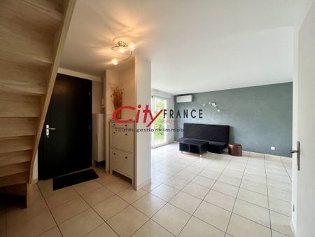 Location Maison 6 pièces 111m² CARRIERES SOUS POISSY 78955 - Photo 4