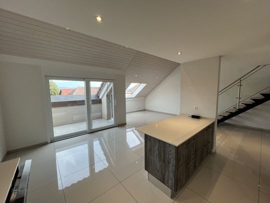 MAGNIFIQUE DUPLEX EN ATTIQUE - Foto 1