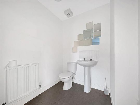 4 bedroom terraced house to rent - Photo 1