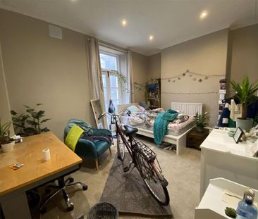 6 bedroom terraced house to rent - Photo 4