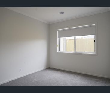 Affordable Modern 4 bed Family Living in Deanside - Photo 4