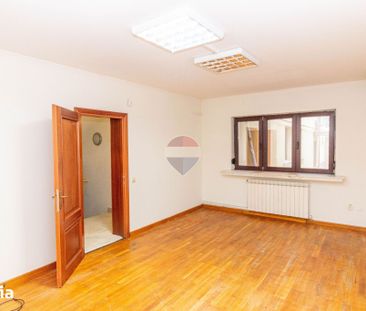 Casa / Vila cu 7 camere de inchiriat în zona Victoriei - Photo 3