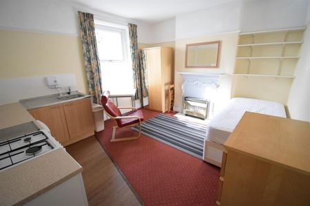 1 bedroom flat to rent - Photo 2