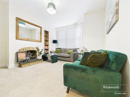 3 bedroom semi-detached house to rent - Photo 2