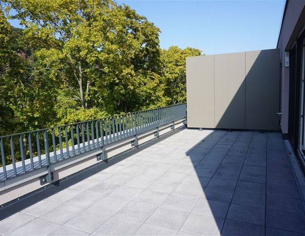 Mieten Sie dieses exklusive Penthouse mit Einbauküche und Terrasse in super Mosellage... - Photo 1