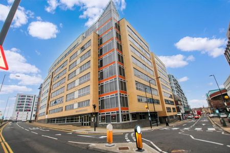 3 bedroom flat to rent - Photo 3