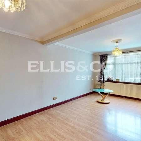 Links Road, London, NW2 - Photo 1