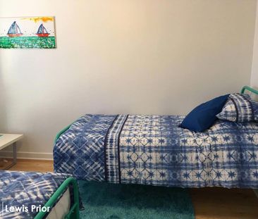 Modern Unit With A View - Photo 4