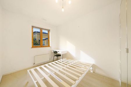4 bedroom terraced house to rent - Photo 5