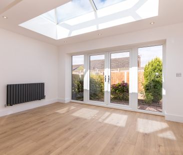 Neargates, Charnock Richard, PR7 5EY - Photo 1