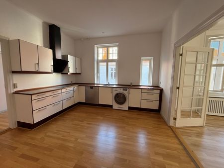 166 m² lækker lejlighed midt i gågagen med elevator og alten - Photo 3