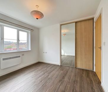2 bedroom Apartment to let - Photo 2