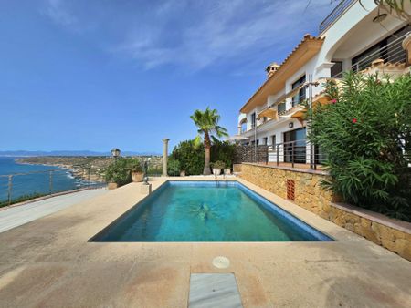 Una villa donde el Mediterráneo forma parte de tu hogar - Photo 2
