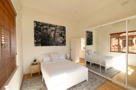 Move Right In: Fully Furnished Richmond Gem with Free Wi-Fi and Garden Care! *BOTH SHORT AND LONG TERM LEASE ACCEPTED * - Photo 5