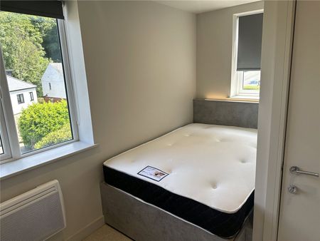 54 Newsome Road, Huddersfield, HD4 - Photo 2