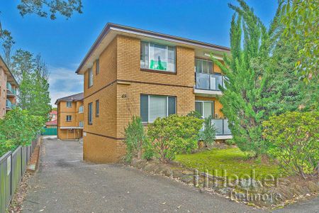 Spacious Two Bedroom Unit with Lockup Garage! - Photo 5