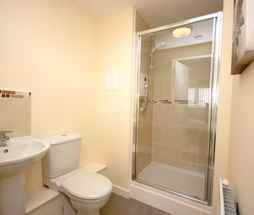 3 bedroom flat to rent - Photo 5