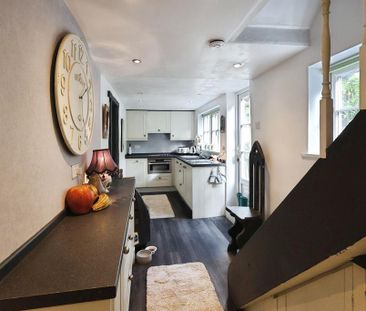2 bedroom terraced house to rent - Photo 4