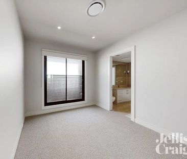 2/31B Nepean Highway, Aspendale - Photo 2