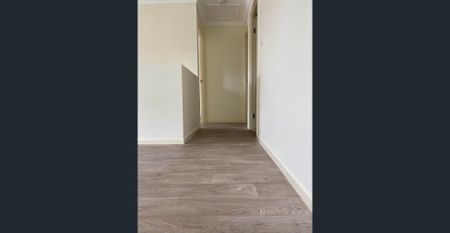 DUAL MODERN OCCUPANY HOME !!! - Photo 2