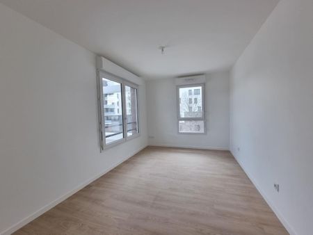 Location Appartement 3 pièces 76m² ROUEN 76100 - Photo 4