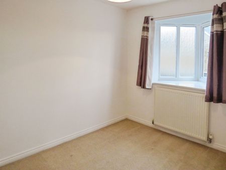 Elmcroft Close, Bury St. Edmunds, Beck Row - Photo 3